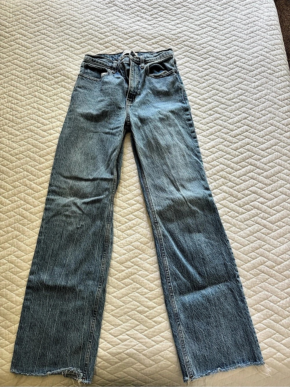 Abercrombie & Fitch 90s Relaxed Jean Flare Leg
